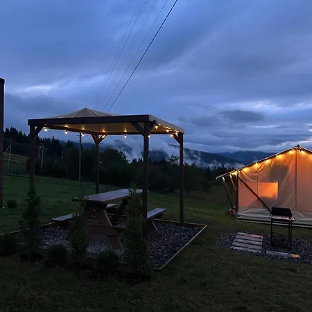 Hutsul Glamp панорамний вид джакузі Sunset