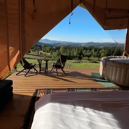 Hutsul Glamp панорамний вид джакузі Sunset Holiday home