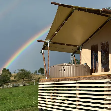 Hutsul Glamp панорамний вид джакузі Sunset Holiday home Mykulychyn
