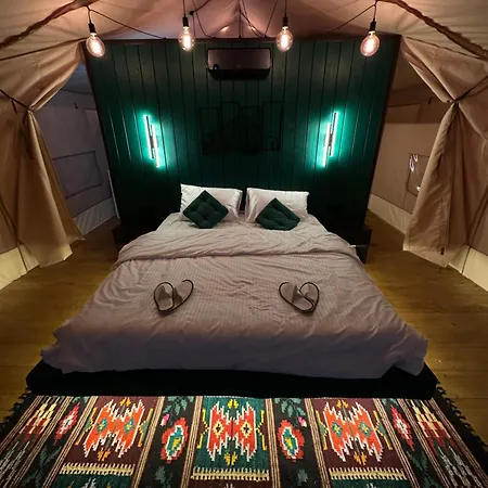 Hutsul Glamp Holiday home Mykulychyn